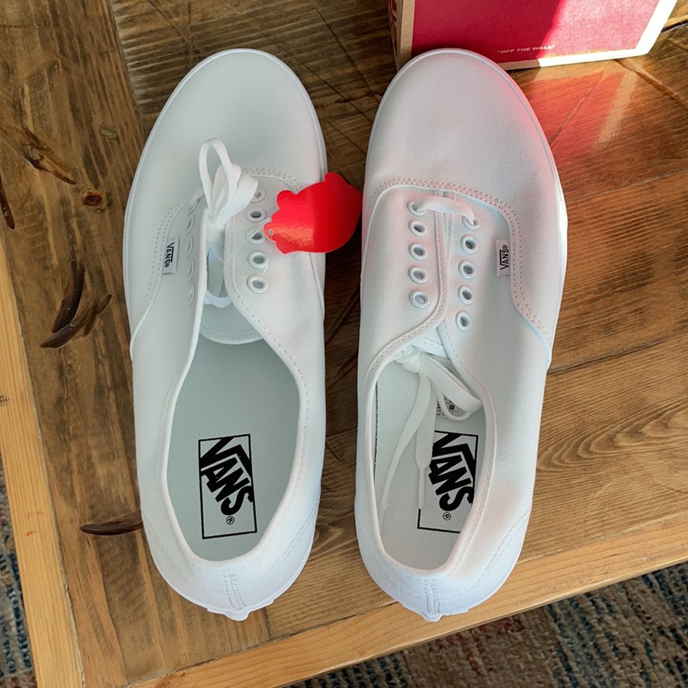 Vans white sneakers, NWT, white, men’s 10.5